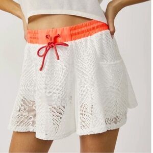 FREE PEOPLE MOVEMENT
Mesh semi sheer Skirt built in shorts Good Sport Skort